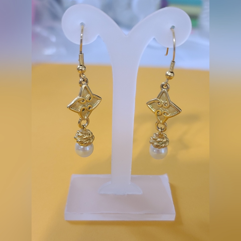 ☀️ Lia Sofia Gold & Faux Pearl Dangle Earrings (NWOT)